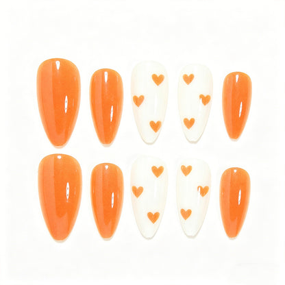 Stylische Herz- verzierte Press-On Nail Art Brehn