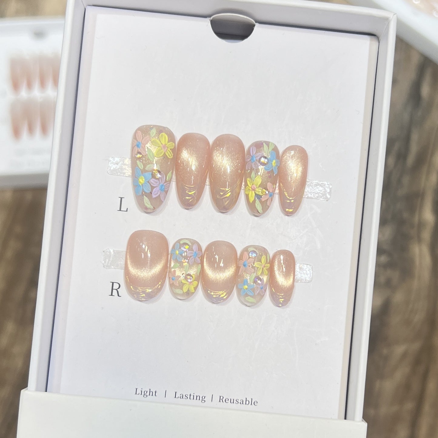 Floral Art Press-On Nail Set Brehn