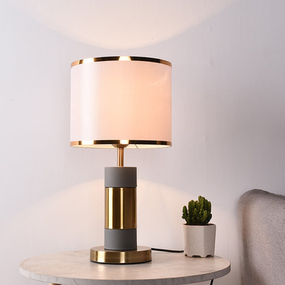 Moderne stilvolle Tischlampe