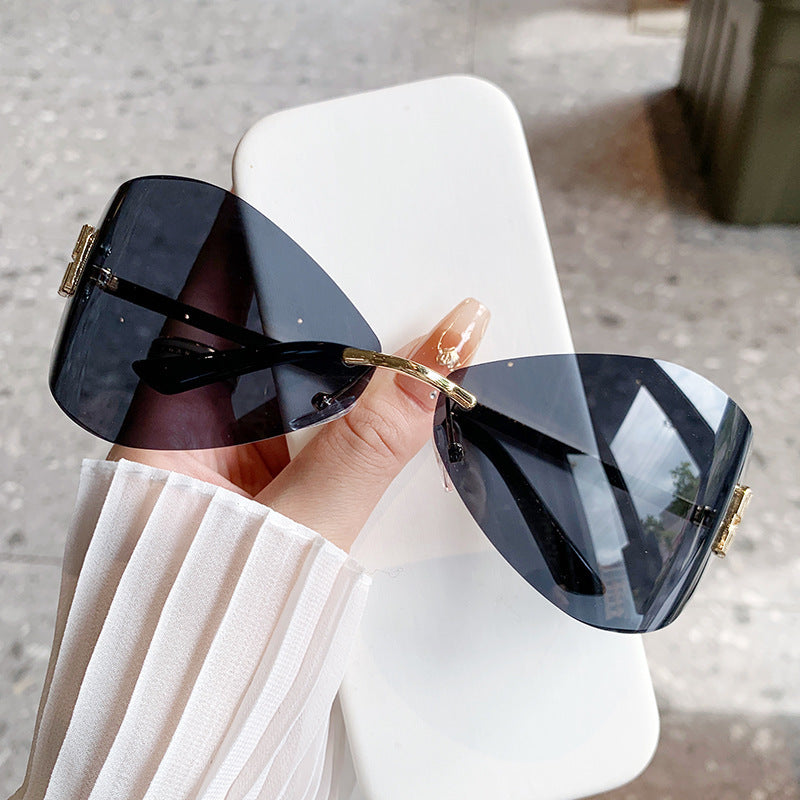 Damen Cat-Eye Sonnenbrille mit eleganter Verzierung und hochwertigem Rahmen Brehn