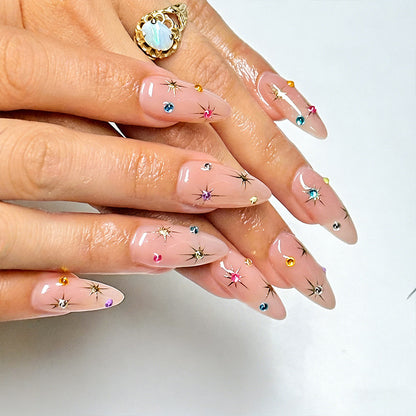 Kunstnagelset mit funkelnden Stern- und Kristalldekoren Brehn
