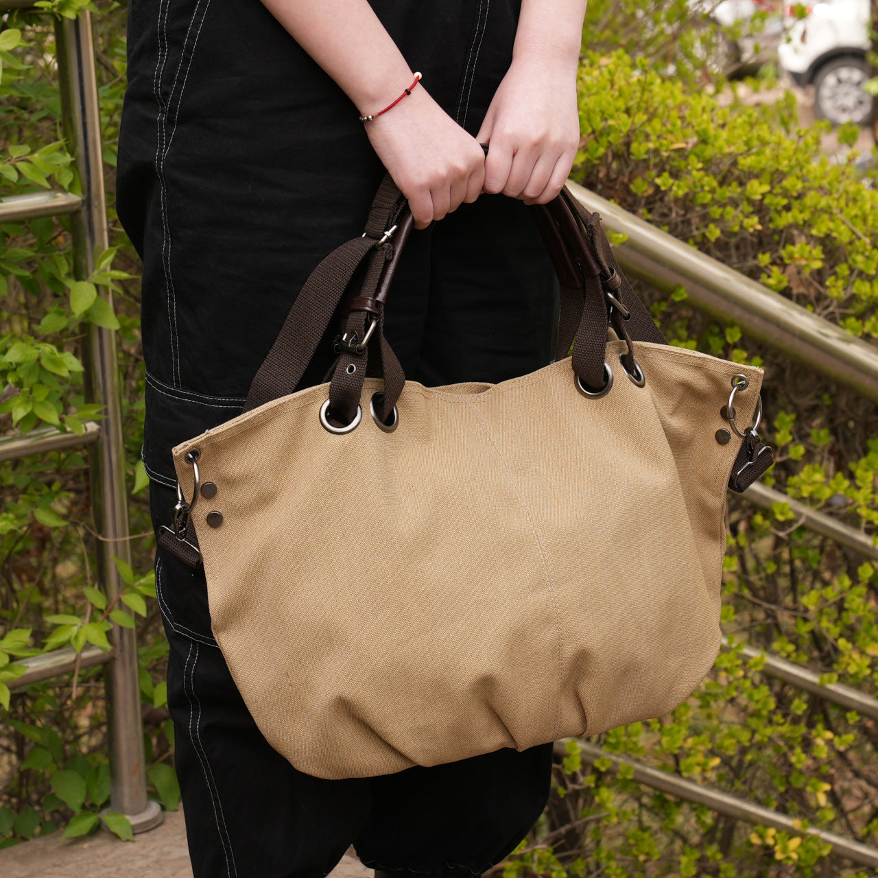 Stilvolle Canvas-Handtasche mit mehreren Fächern Brehn