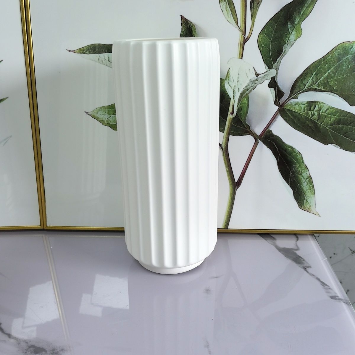 Dekorative vertikale gerippte Vase Brehn