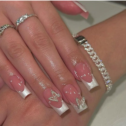 Elegante Lange Quadratische Nageldesigns mit Edelsteinakzenten