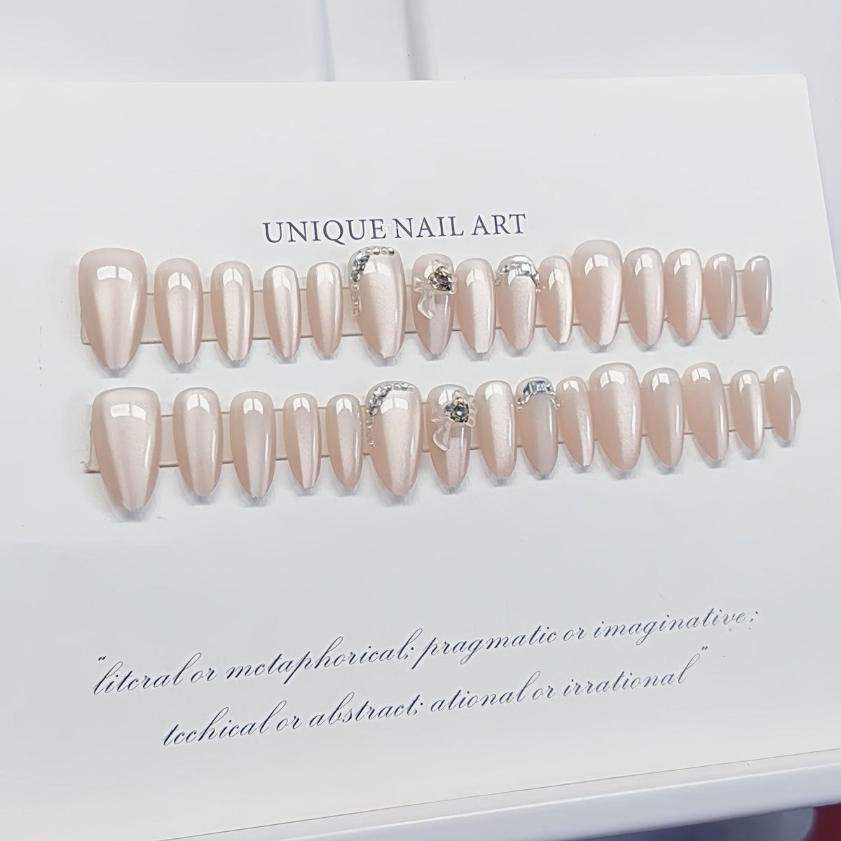 Elegantes Press-On Nagelkunst-Set Brehn