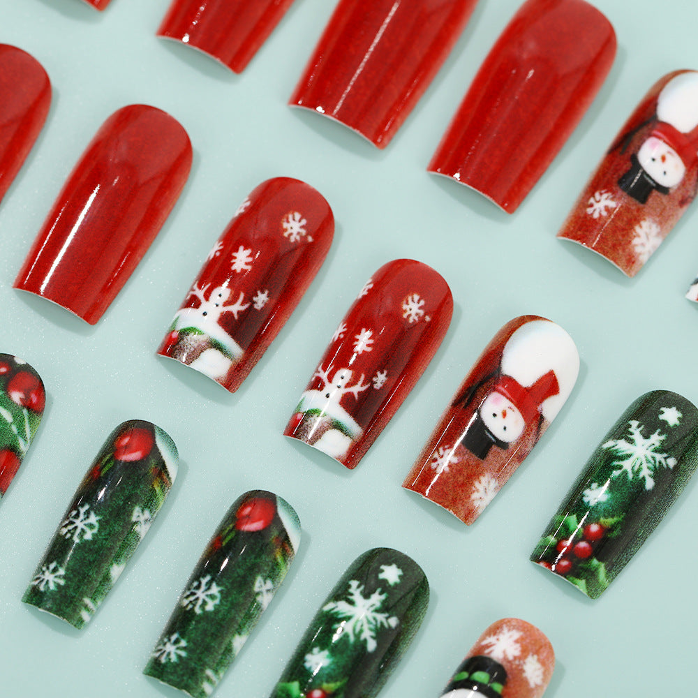 Festliche Kunstnägel mit Weihnachtsmotiven Brehn