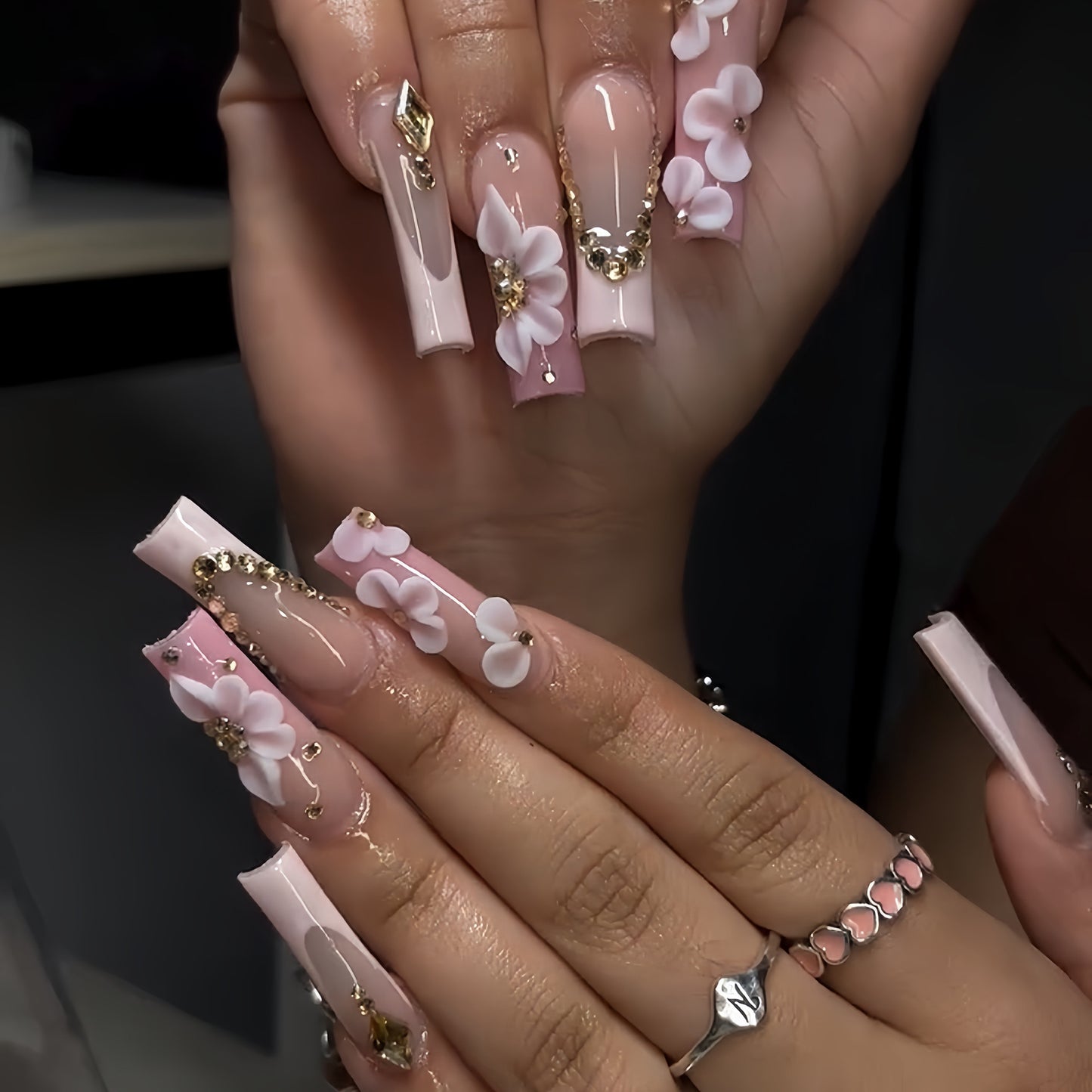 Elegante 3D Blumen Press-On Nagelkunst Brehn