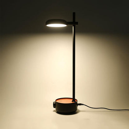Moderne Schreibtischlampe mit einstellbarer Helligkeit