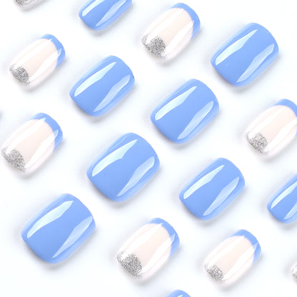 Kunstvolle Nagelspitzen mit Glitzerverzierung Brehn