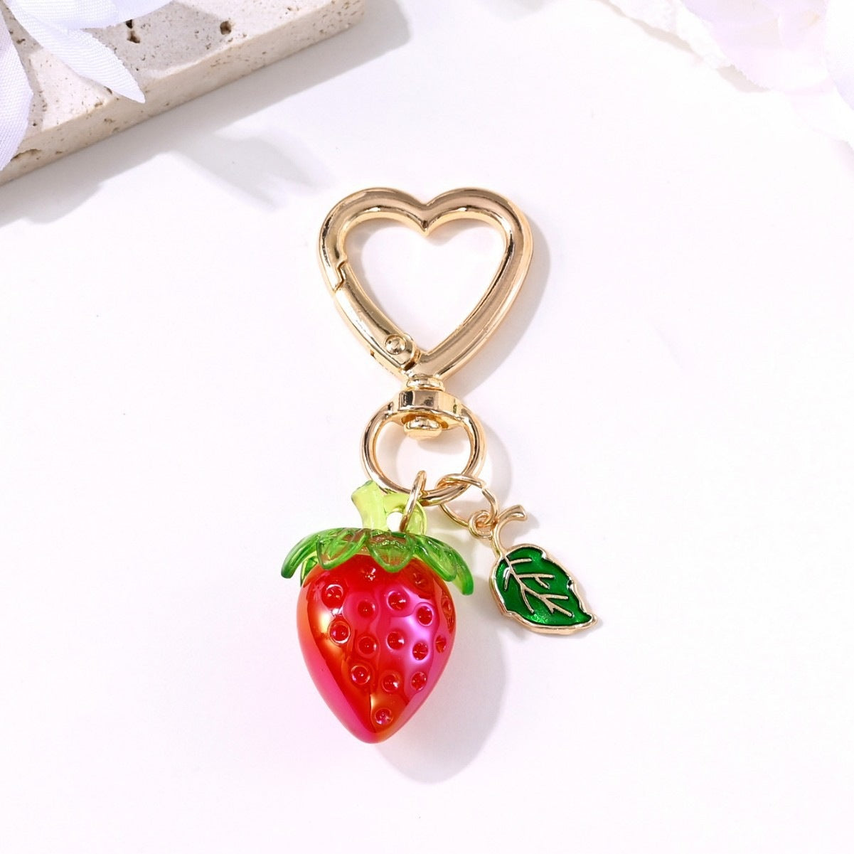 Schlüsselanhänger mit Fruchtigem Erdbeer-Design Brehn