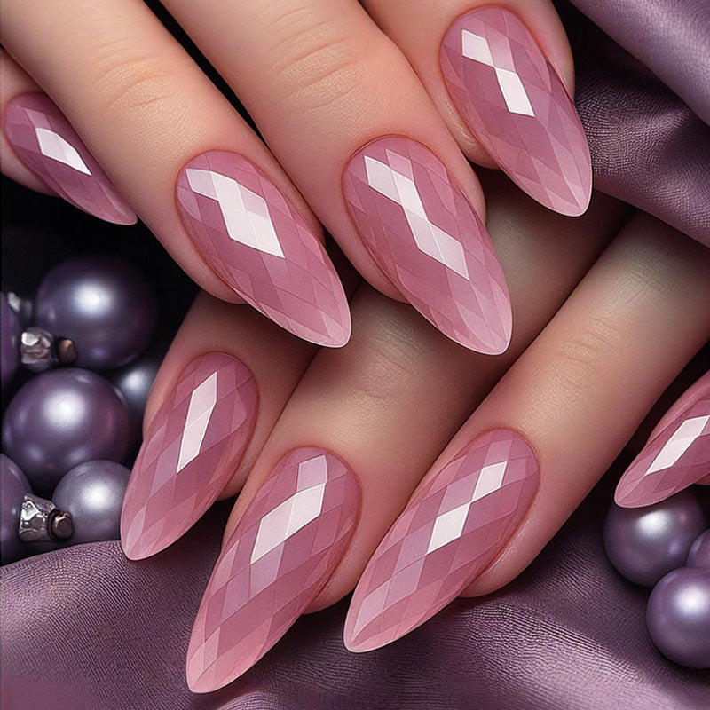 Künstliche Fingernägel mit facettiertem Design Brehn