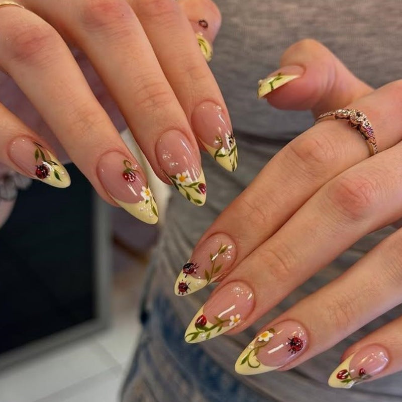 Dekorativer Floral Press-On Nagelset Brehn