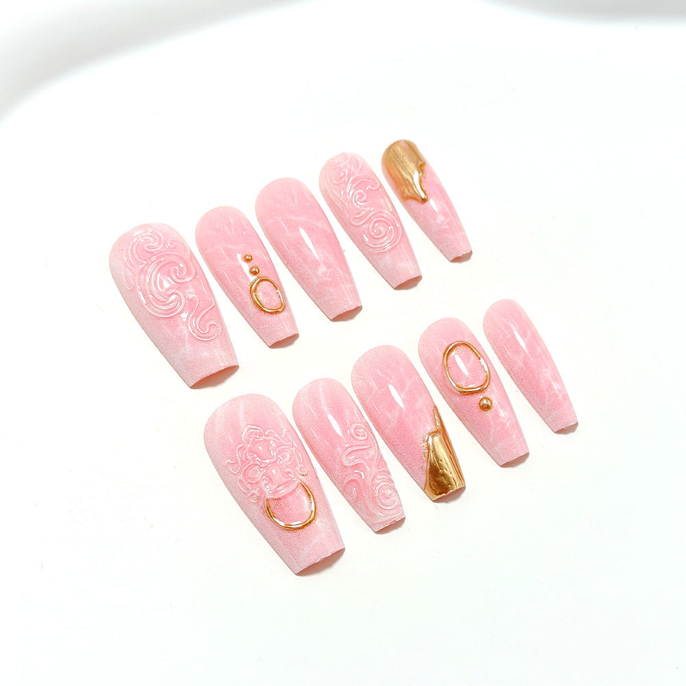 Kunstnägel mit eleganten Verzierungen Brehn