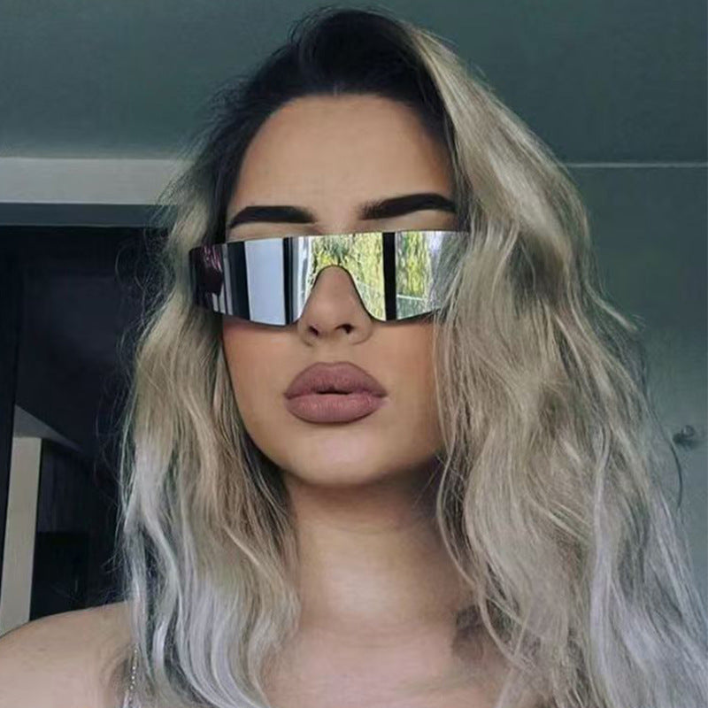 Damen Sportliche Sonnenbrille mit futuristischem Design Brehn