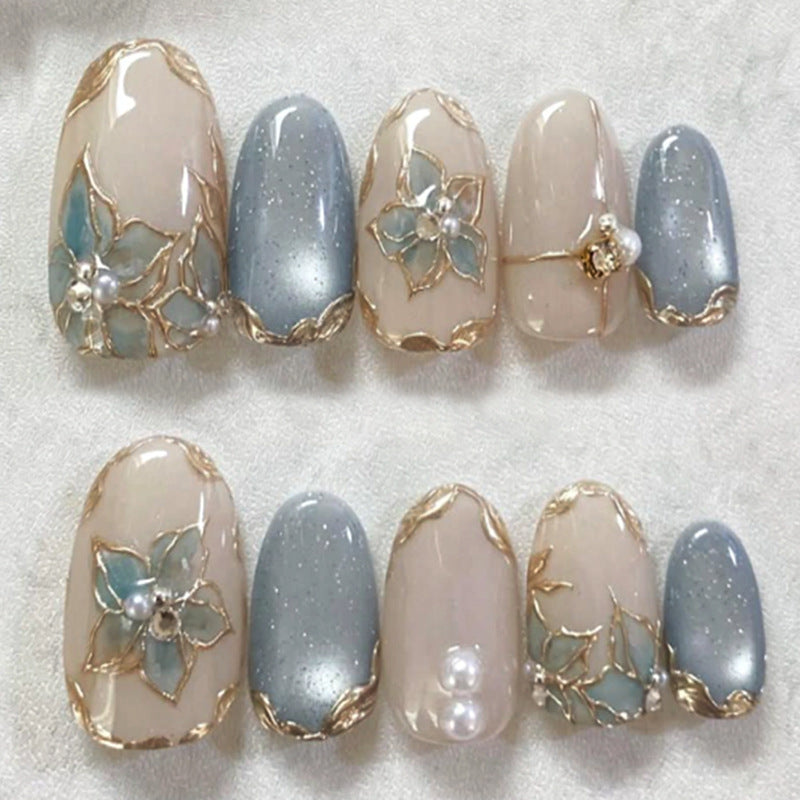 Elegante florale verzierte Press-On-Nagelset Brehn