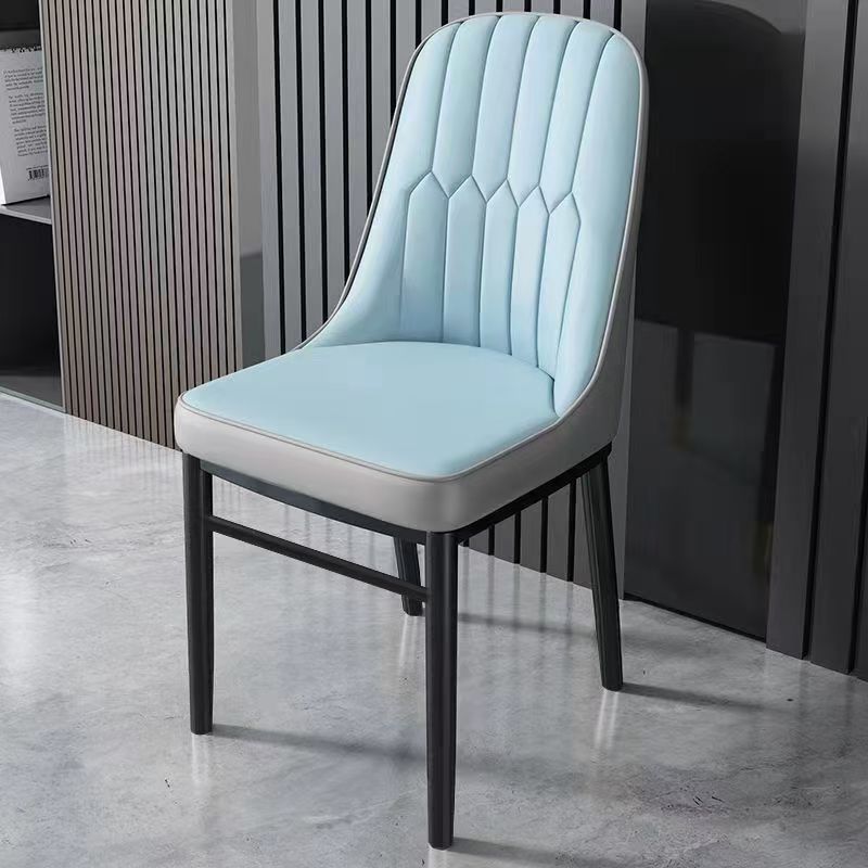 Designstuhl mit ergonomischer Polsterung Brehn