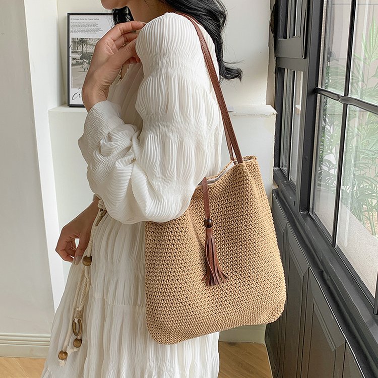 Handtasche mit Fransigem Detail Brehn