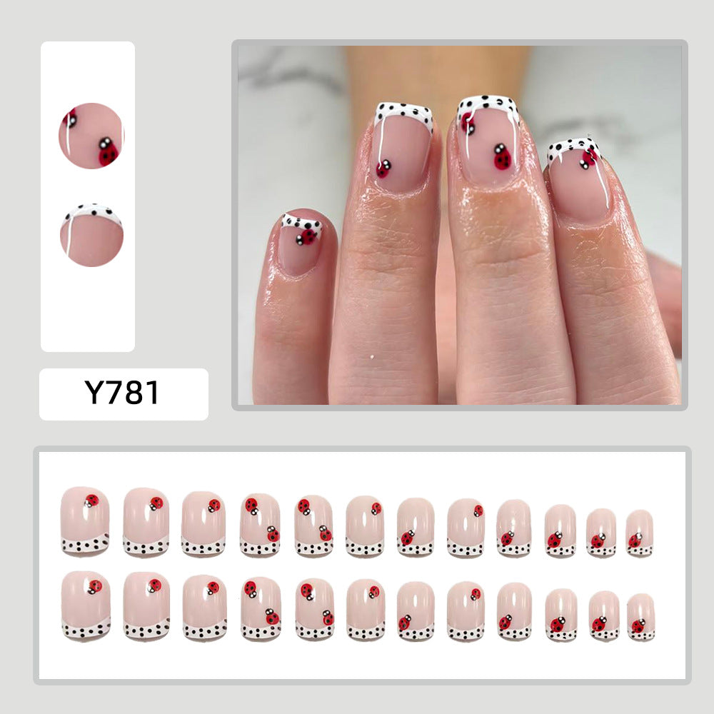 Kreative Nagelkunst mit Marienkäfer-Motiven Brehn