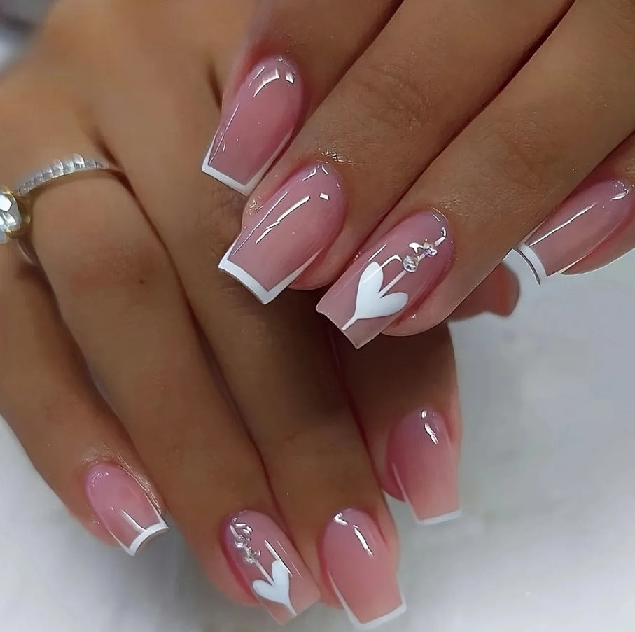 Elegante Herzdesign Nagelverstärkungen Brehn