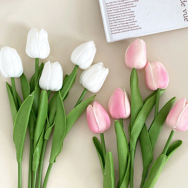 Realistische künstliche Tulpenstrauß