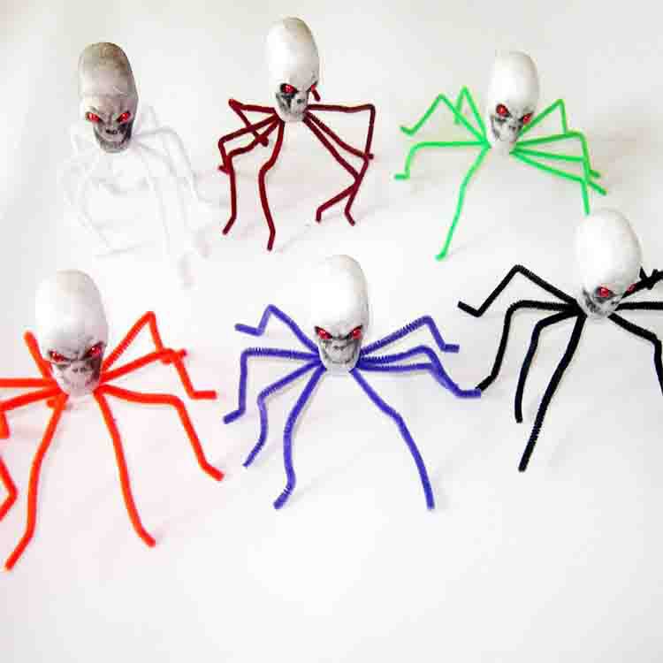 Dekorative Schädel-Spinnenfigur Brehn