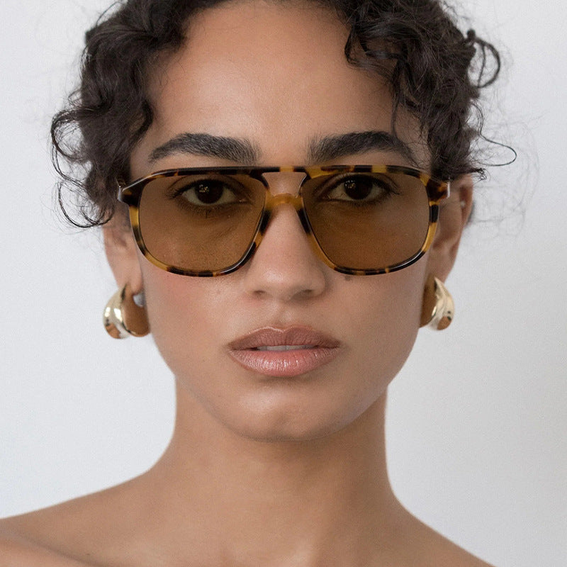 Damen modische Sonnenbrille im eleganten Quadratdesign Brehn