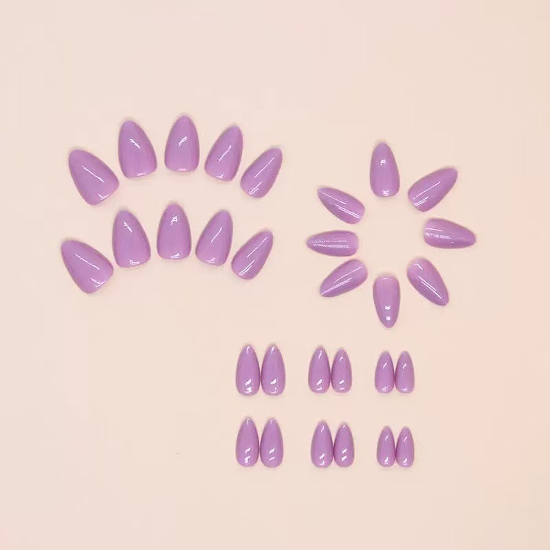 Kunstnagelset mit eleganter, langanhaltender Hochglanz-Oberfläche Brehn