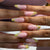 Kunstnagelset mit floralen 3D-Verzierungen und Glitzerakzenten Brehn