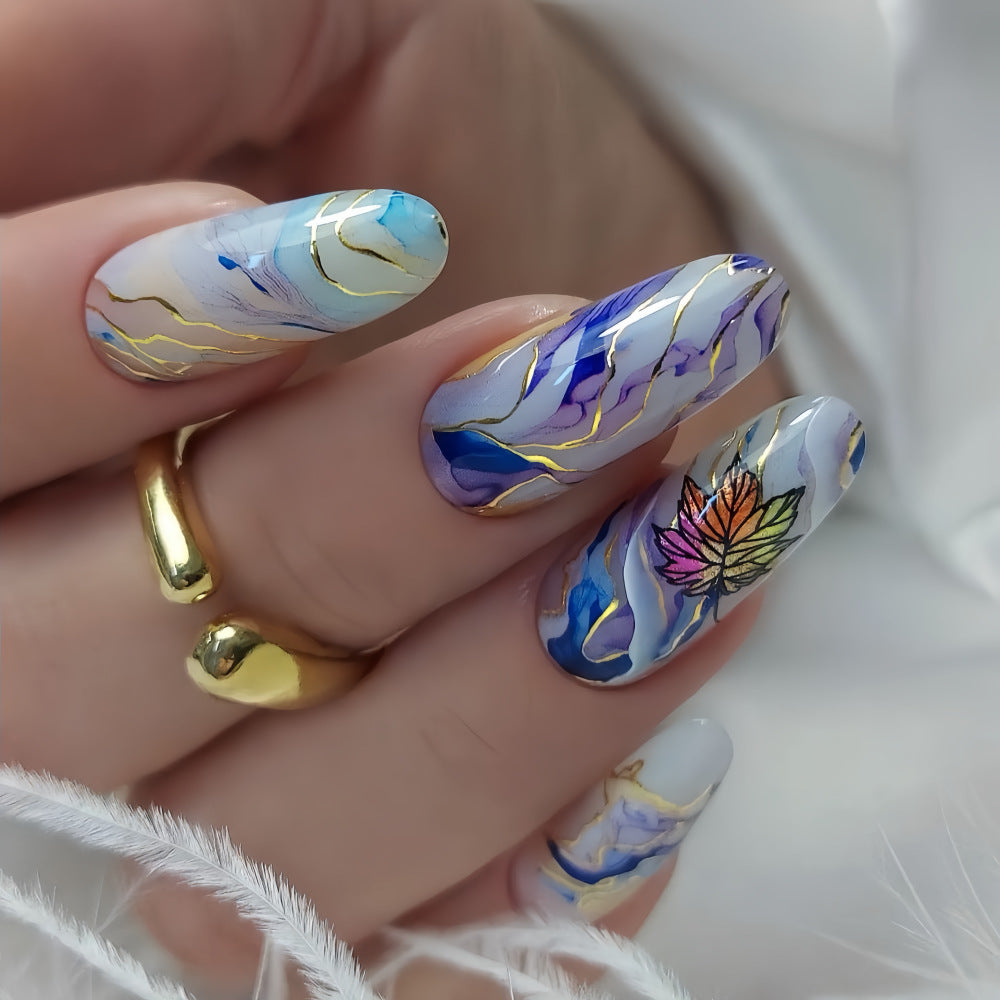 Kunstnägel im eleganten Floral-Design Brehn