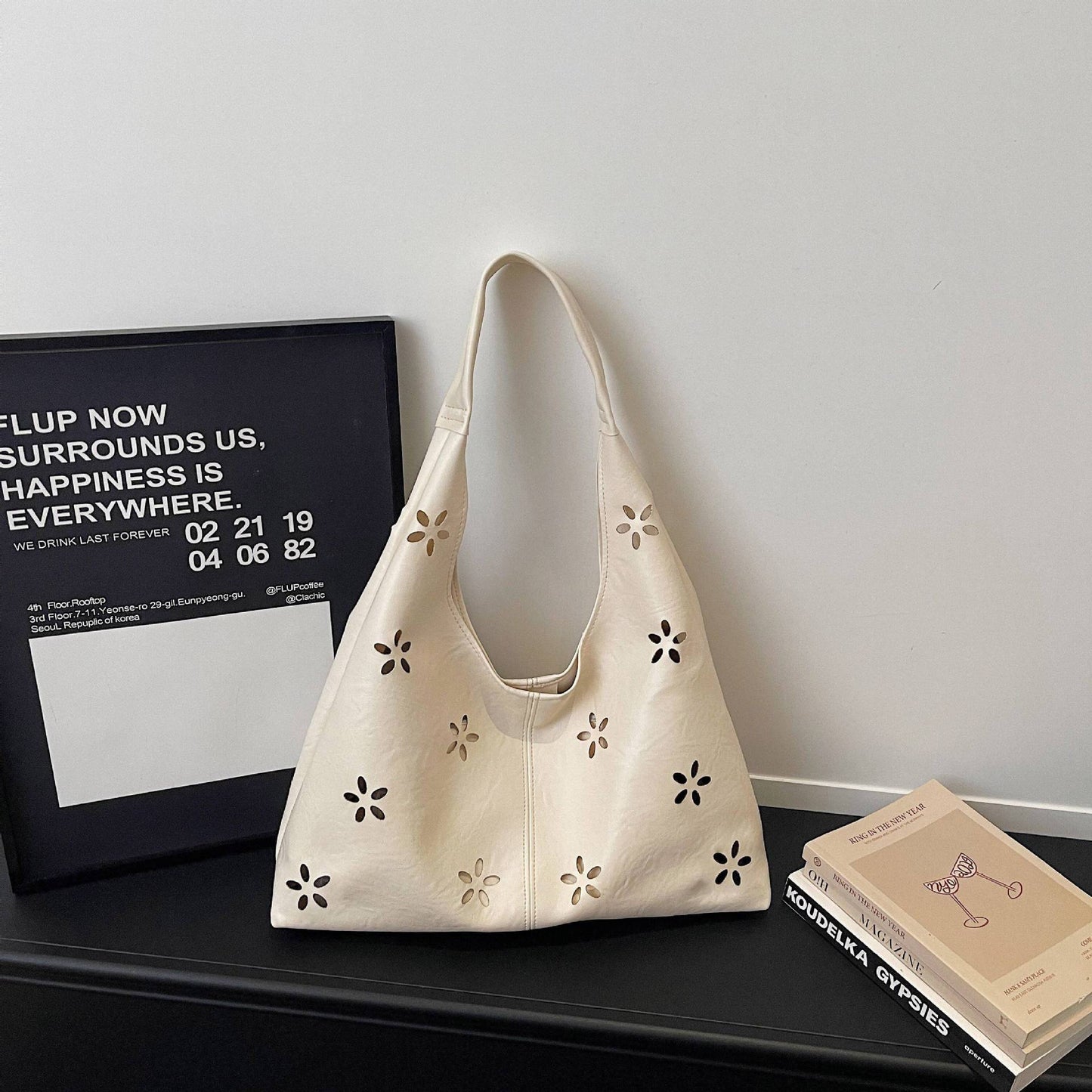 Blumen Cut-Out Schultertasche Brehn