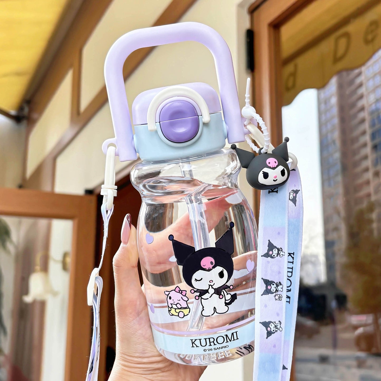 Damen Trinkflasche mit hochwertigem Silikon-Tragegriff und verspieltem Charakterdesign Brehn
