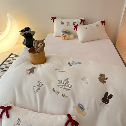 Niedliche bestickte Bettwäschegarnitur aus weichem Baumwollfleece mit Zierschleifen