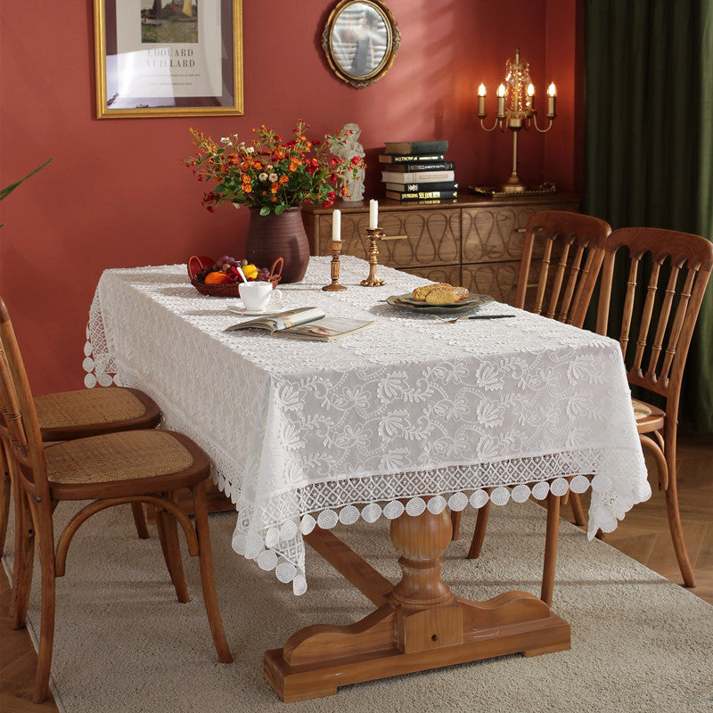 Elegante bestickte Spitzen-Tischdecke