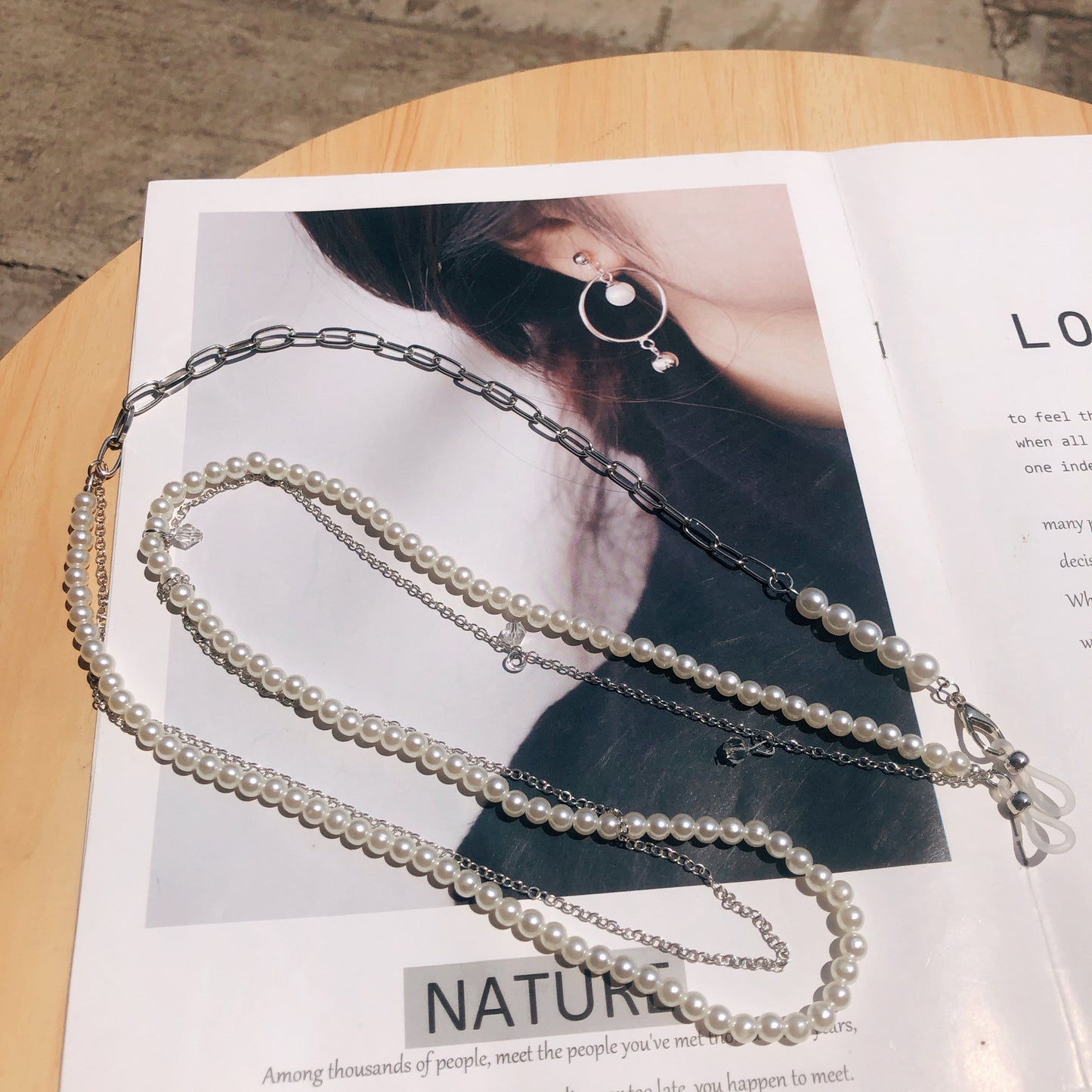 Elegante mit Perlen akzentuierte Brillen-Kette Brehn