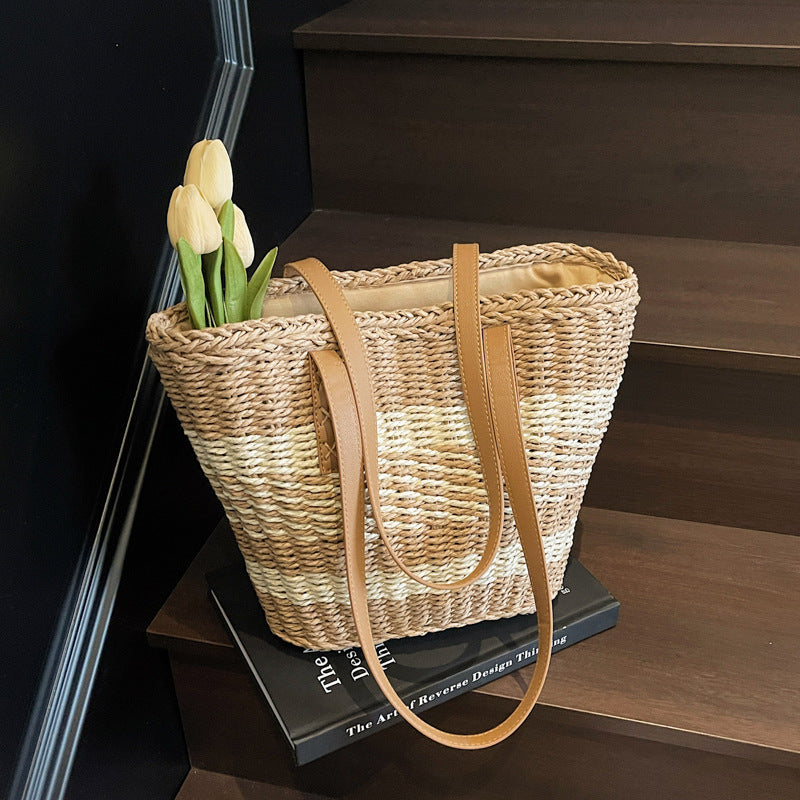 Handtasche Aus Geflochtenem Naturmaterial mit Lederakzenten Brehn