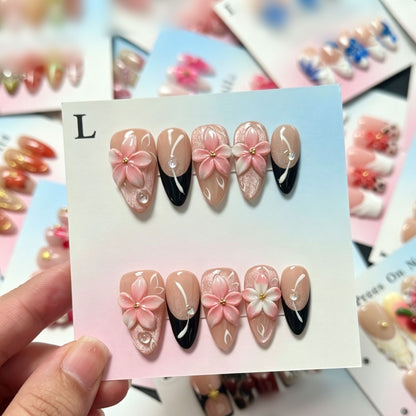 Künstlerisches Blüten-Nageldesign-Set