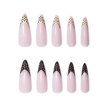 Elegante modische Nagelkunst Brehn