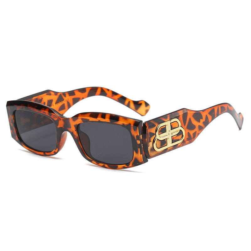 Damen modische quadratische Sonnenbrille mit luxuriösen Rahmenakzenten Brehn