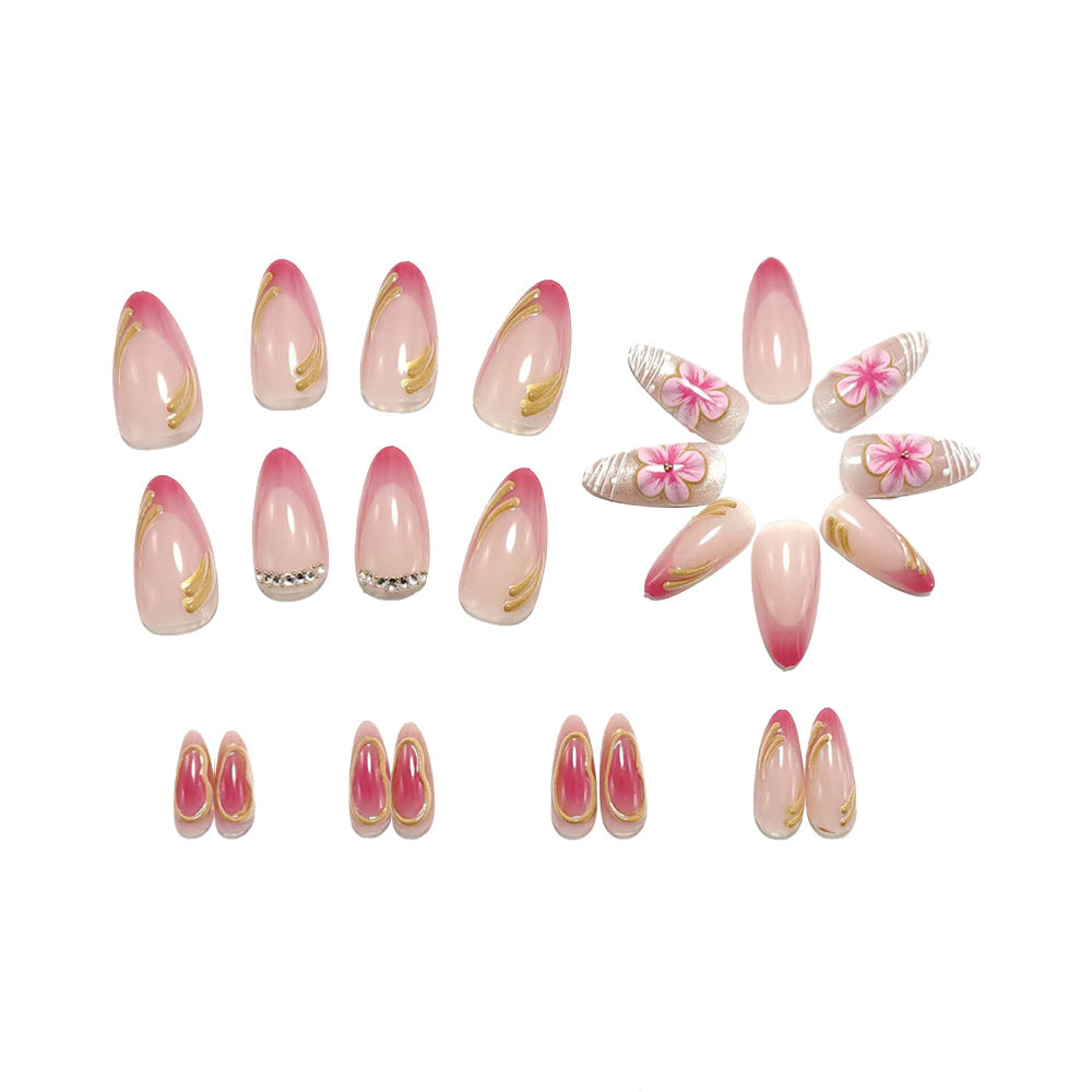 Kunstvolle Nagelverlängerungen mit Floralem Design Brehn