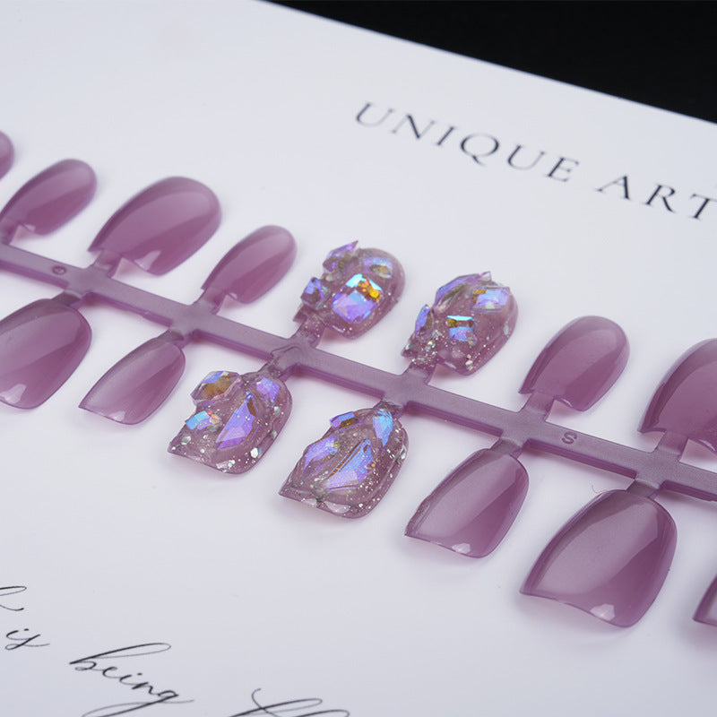 Premium Press-On Nail Set mit glänzenden und glitzernden Akzenten Brehn