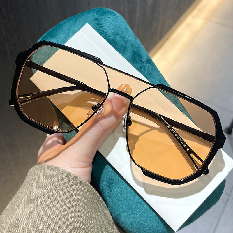 Damen geometrische Sonnenbrille mit besonderem Rahmen und UV-Schutz Brehn