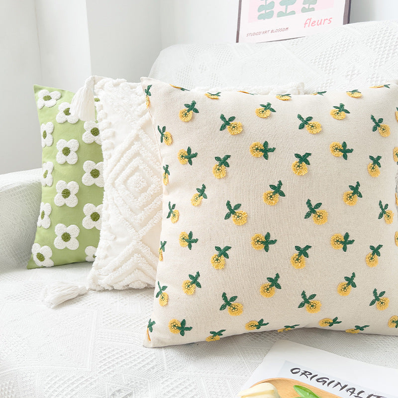 Quadratischer dekorativer Kissenbezug mit handtuftetem Blumen‑Tufting Brehn