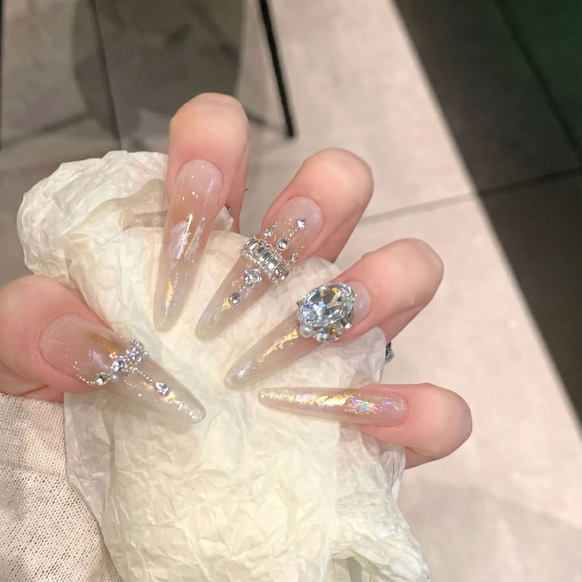 Dekoratives Stiletto Nagelkunstset Brehn