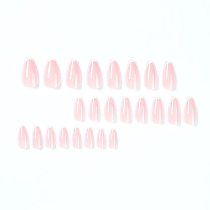 Kunstvolle Stiletto-Nägel mit elegantem French-Tip Design Brehn