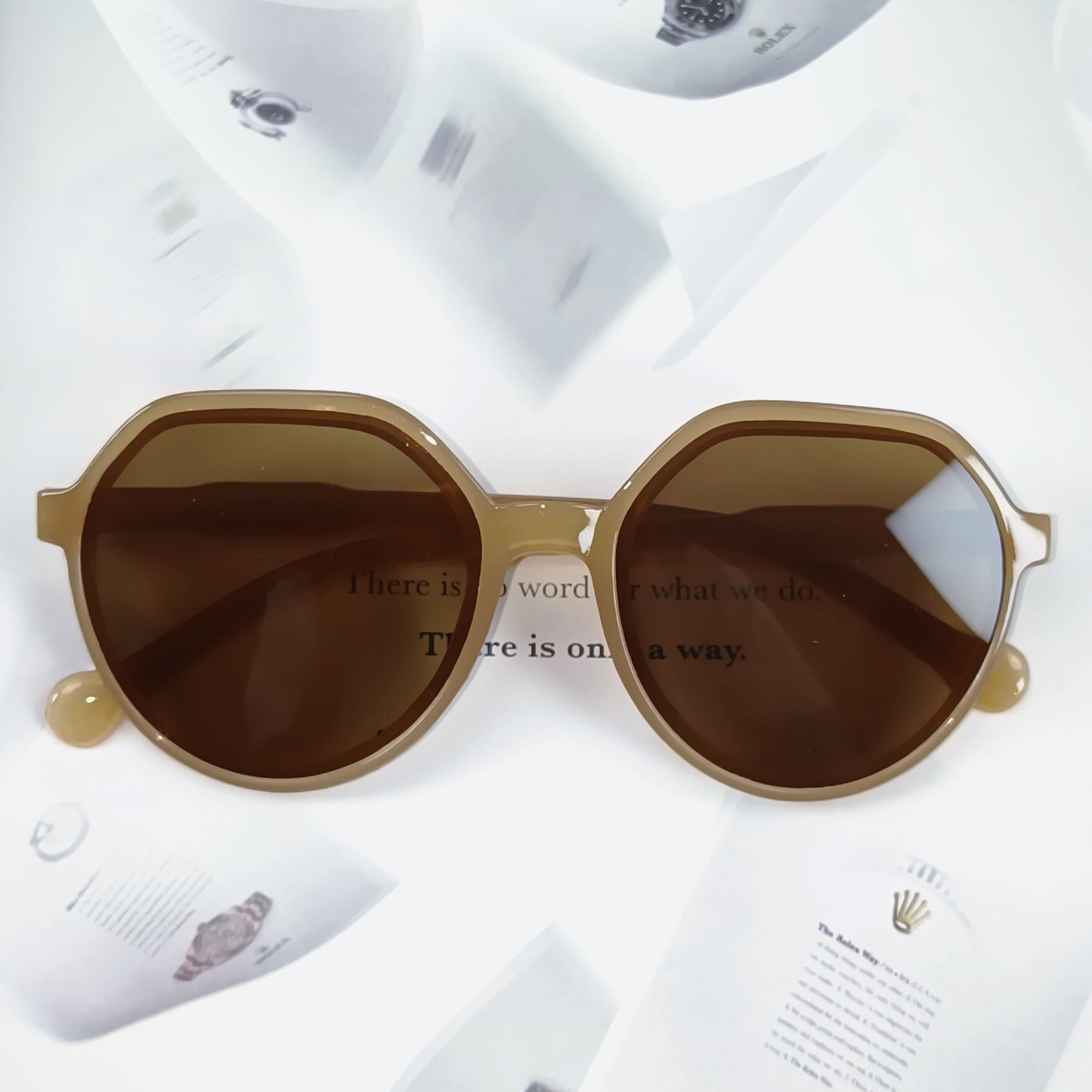 Damen Geometrische Sonnenbrille mit extravagantem Akzent Brehn