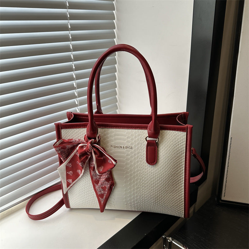 Elegante handgefertigte gesteppte Tragetasche