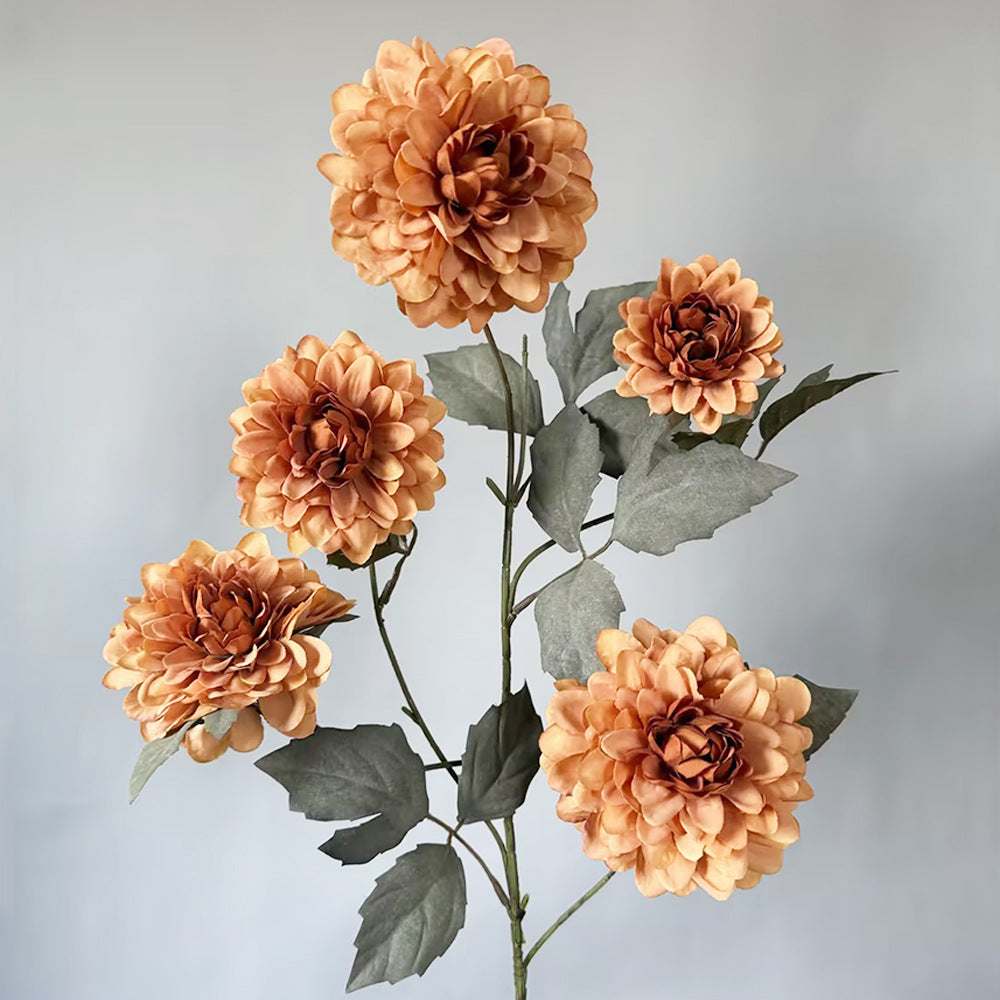 Eleganter künstlicher Dahlienstrauß