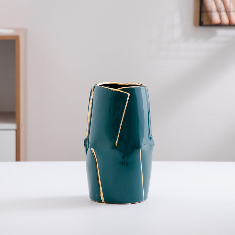 Dekorative Keramikvase mit goldener Akzentuierung Brehn