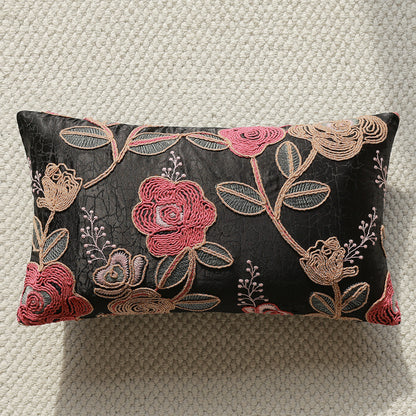 Exquisites Dekorationskissen mit floralem Stickdesign