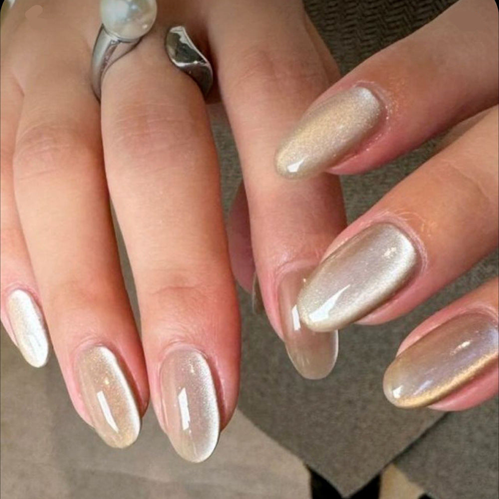 Kunstnägel mit Elegantem Glanz Brehn